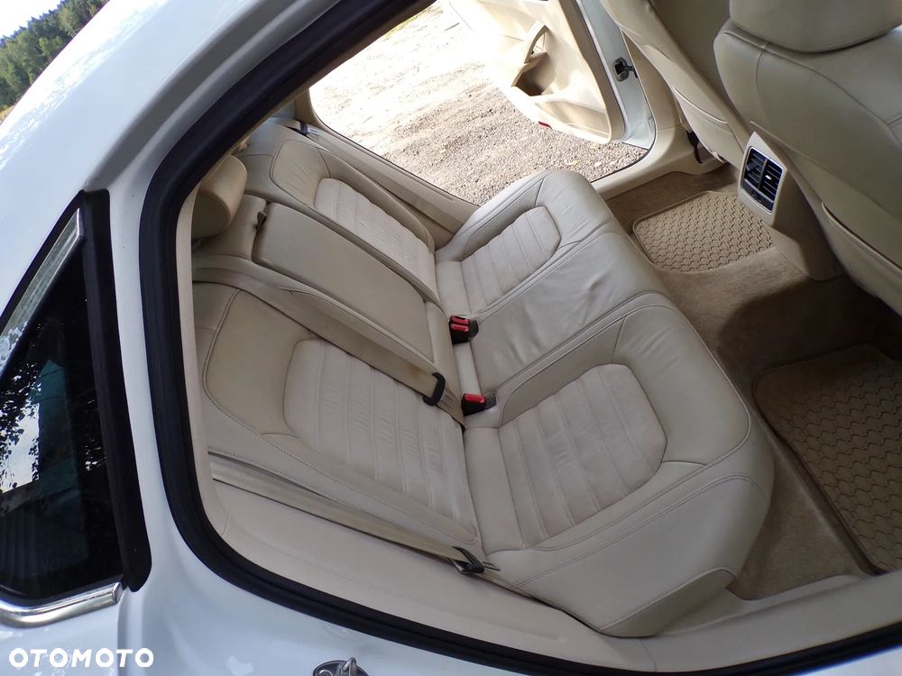 Volkswagen Passat 2.0 TDI SCR Highline DSG - 25