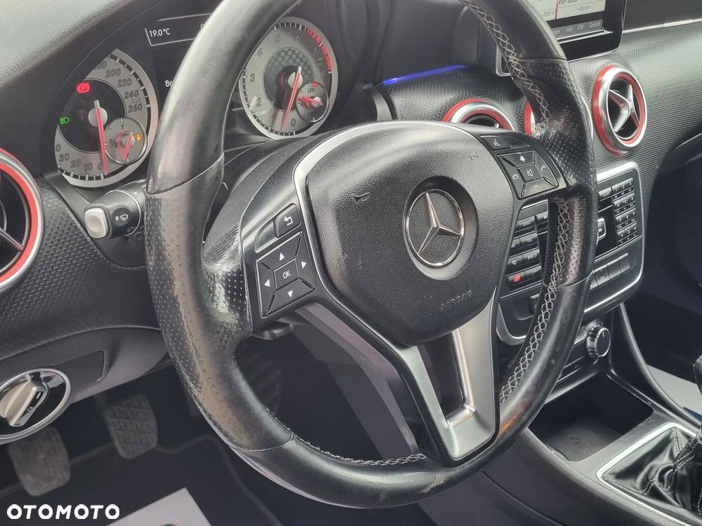 Mercedes-Benz Klasa A 180 AMG Line - 15