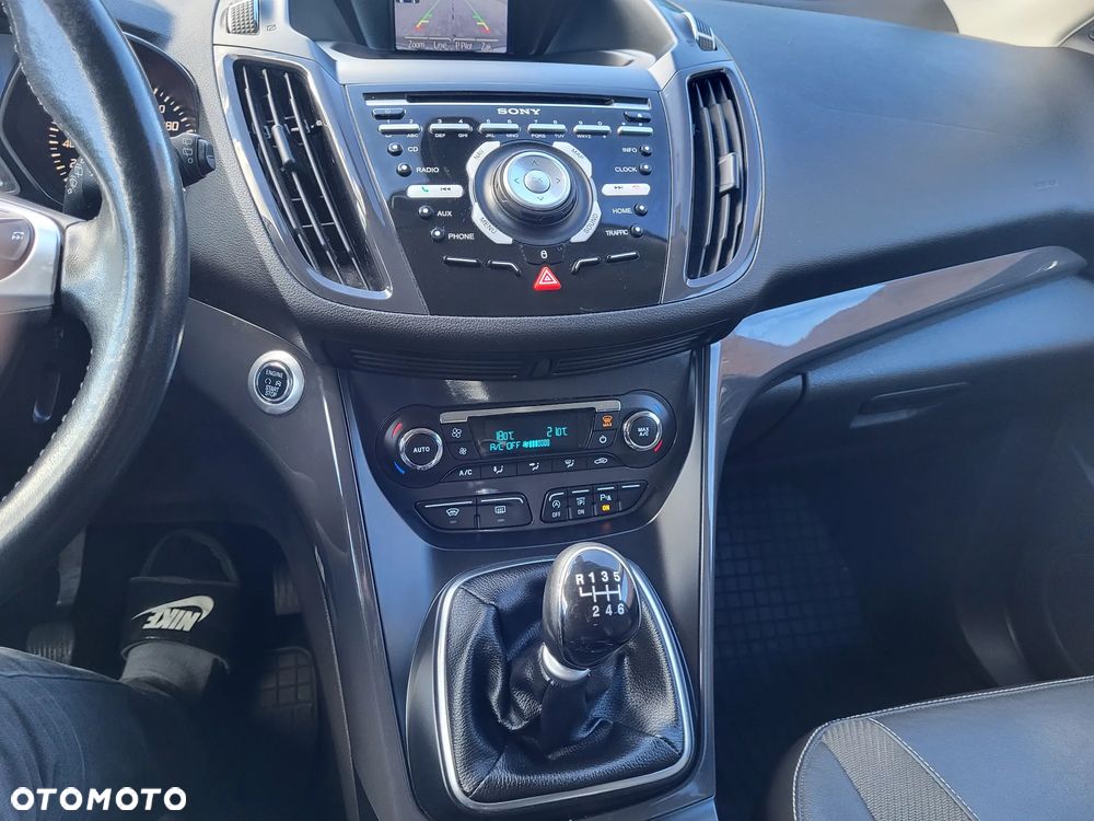 Ford Kuga 2.0 TDCi 2x4 Titanium - 10