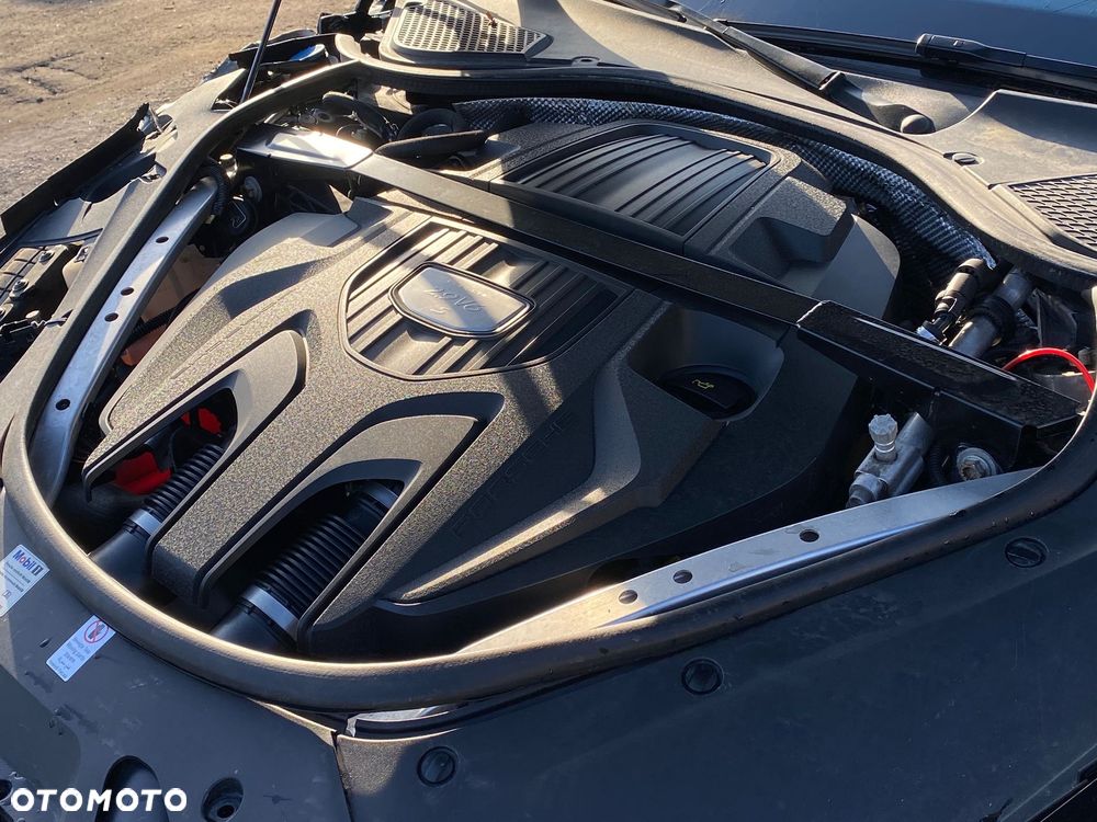 Porsche Panamera - 4