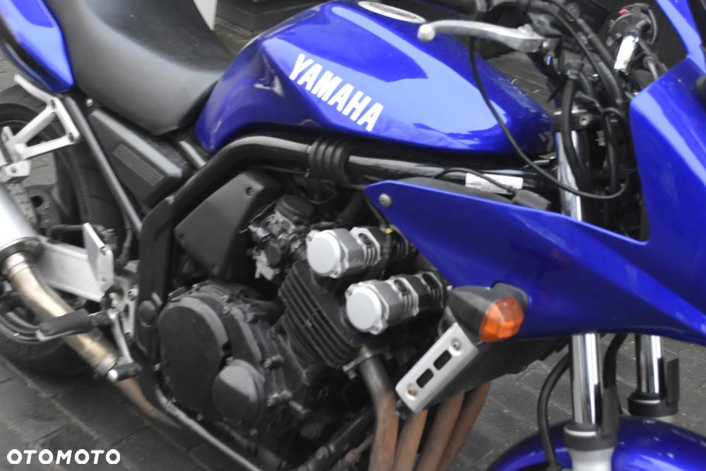 Yamaha FZS - 6