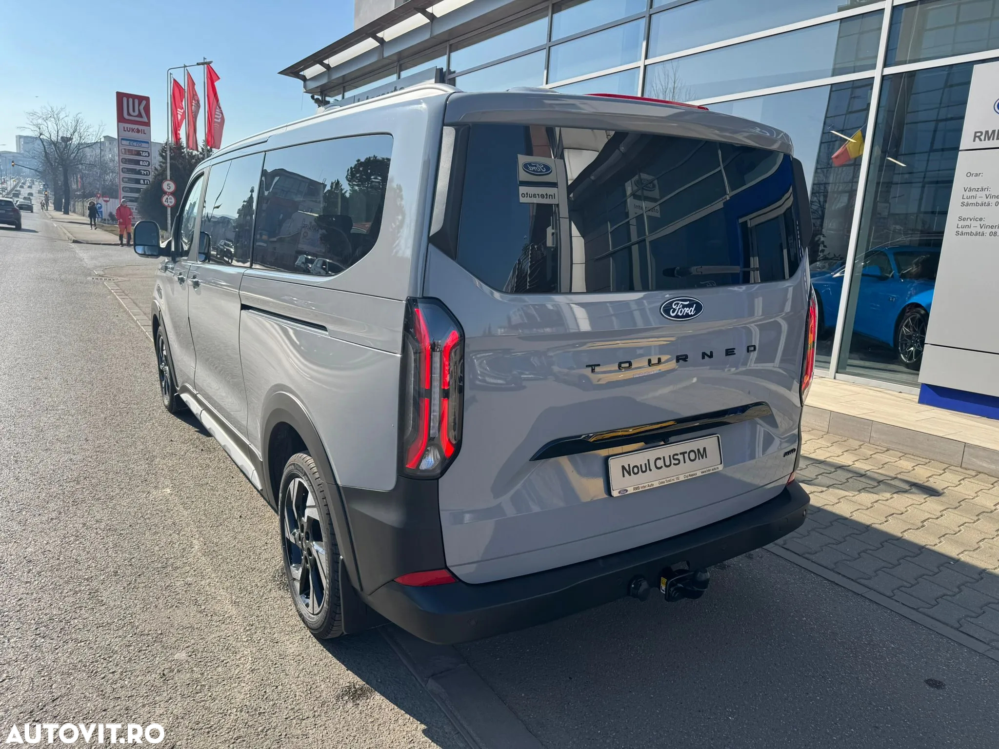 Ford Tourneo Custom Bus 320 2.0 EcoBlue 170 CP L1H1 Active Aut. - 12