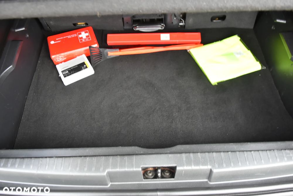 Renault Captur 1.2 Energy TCe Limited EDC - 39