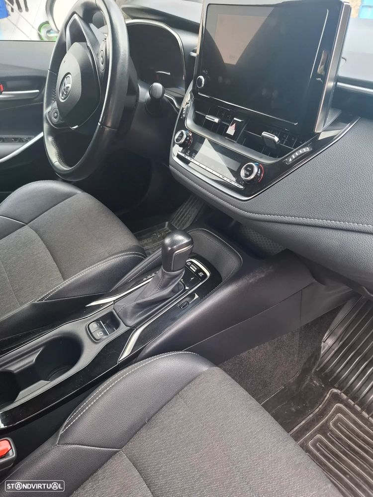 Toyota Corolla Touring Sports 1.8 Hybrid Comfort+P.Sport - 11