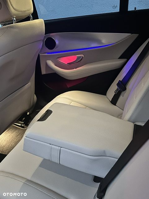 Mercedes-Benz Klasa E 200 d 9G-TRONIC - 17