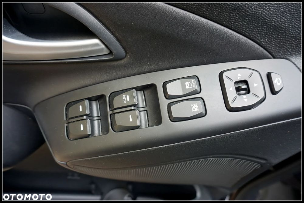Hyundai ix35 1.7 CRDi Premium 2WD - 16