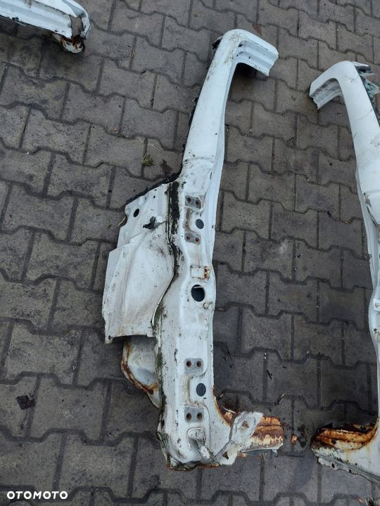 Ćwiartka kabiny próg lewa Maxity Cabstar części - 1