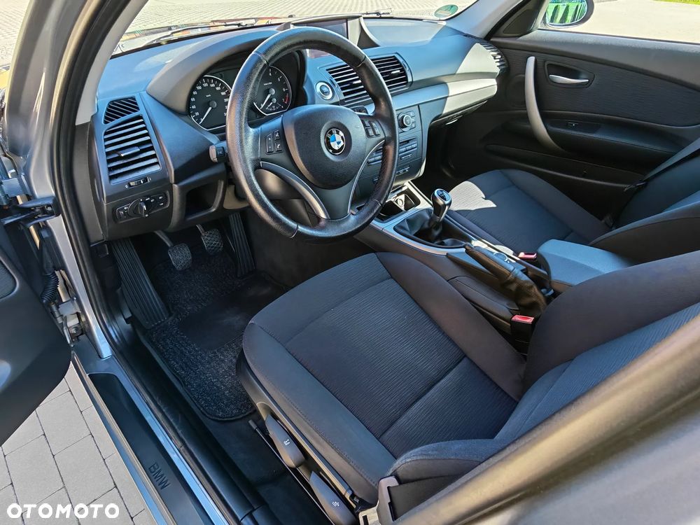 BMW Seria 1 - 22