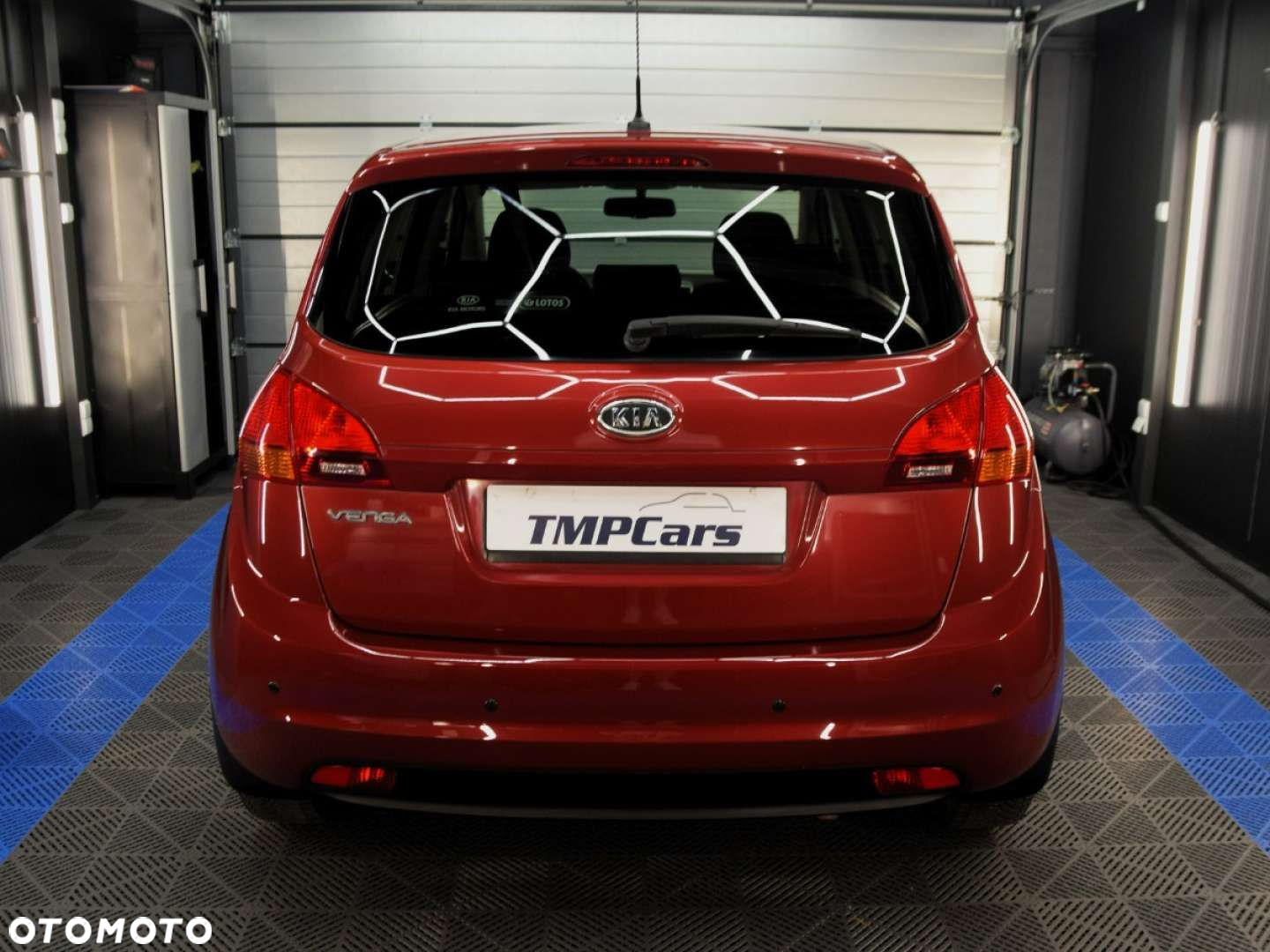 Kia Venga - 10