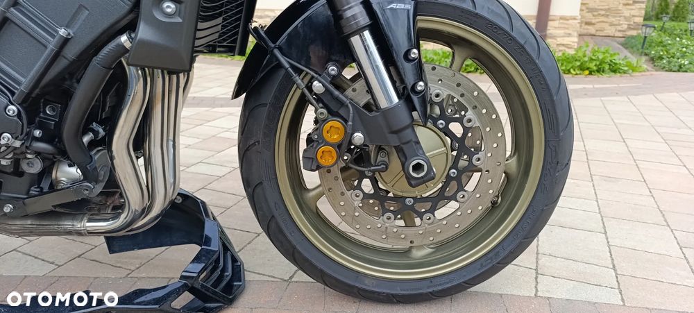 Yamaha FZ - 28
