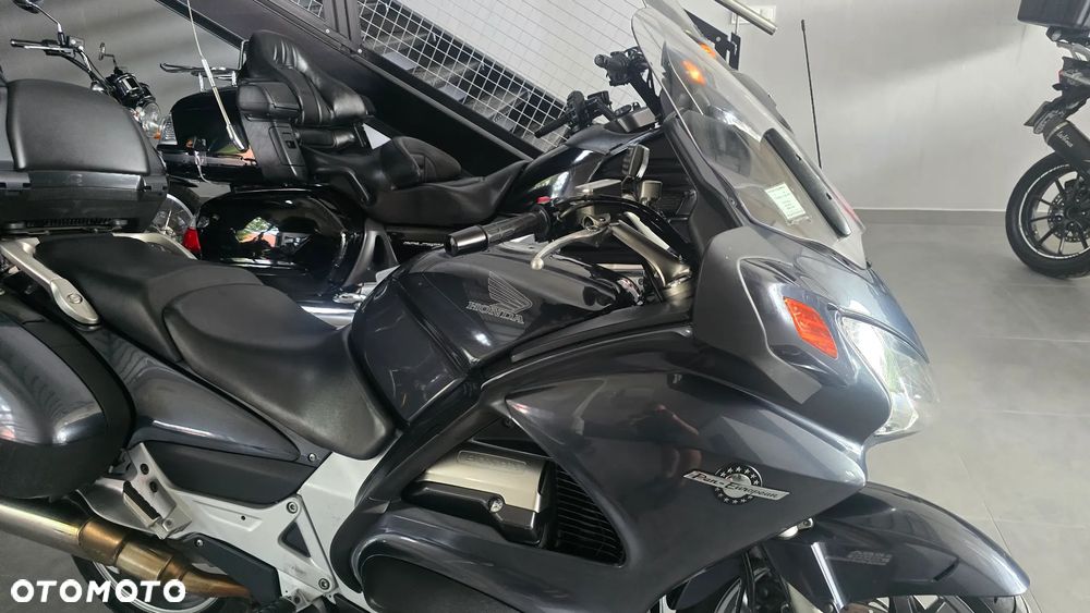 Honda ST - 19