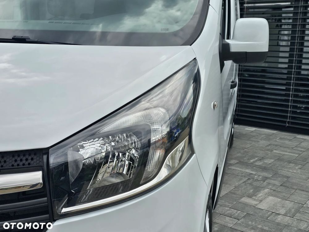 Opel Vivaro - 24