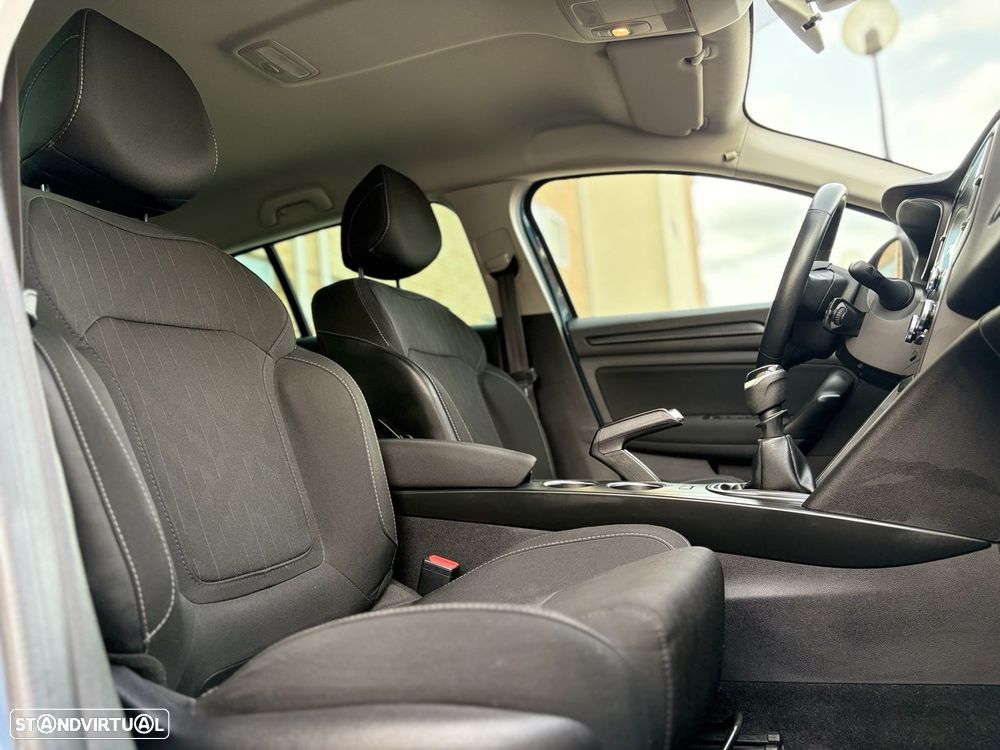 Renault Mégane Sport Tourer BLUE dCi 115 LIMITED - 12