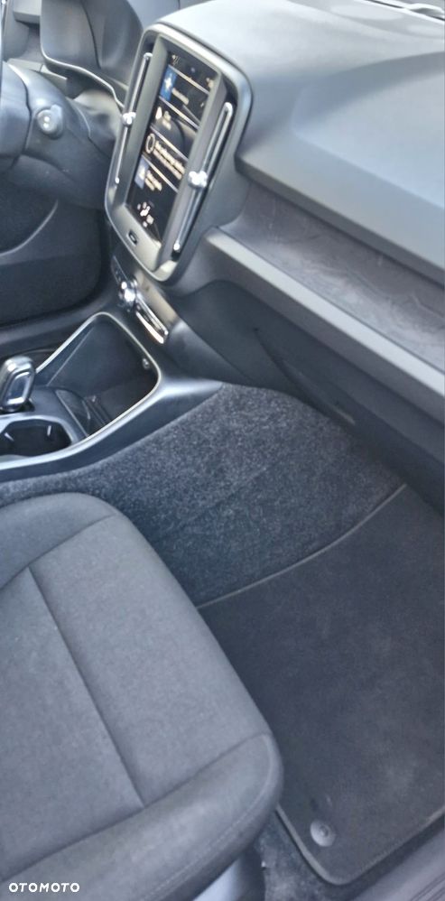 Volvo XC 40 T3 Momentum - 5