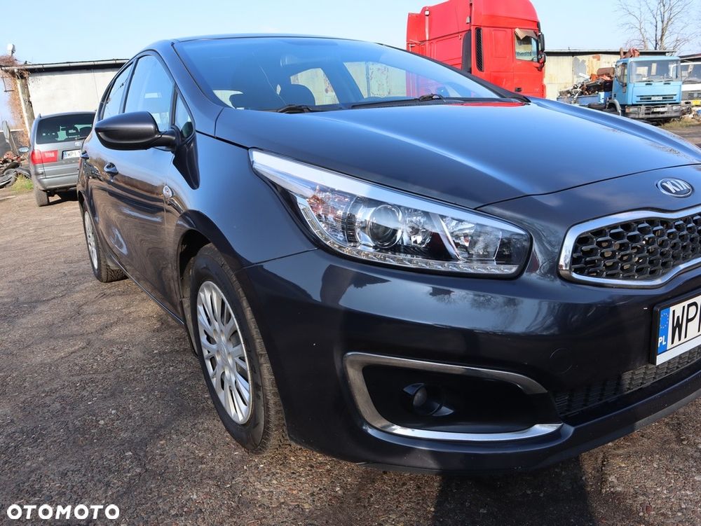 Kia Ceed 1.6 CRDi M - 11