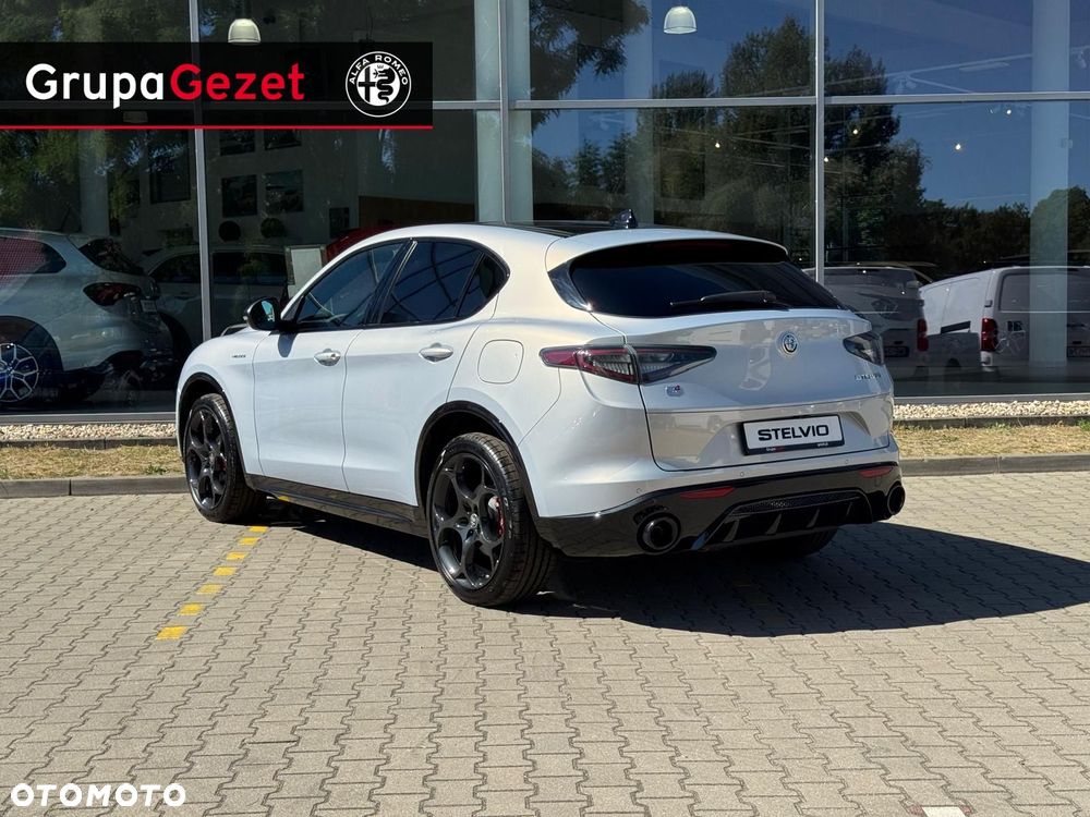 Alfa Romeo Stelvio - 4