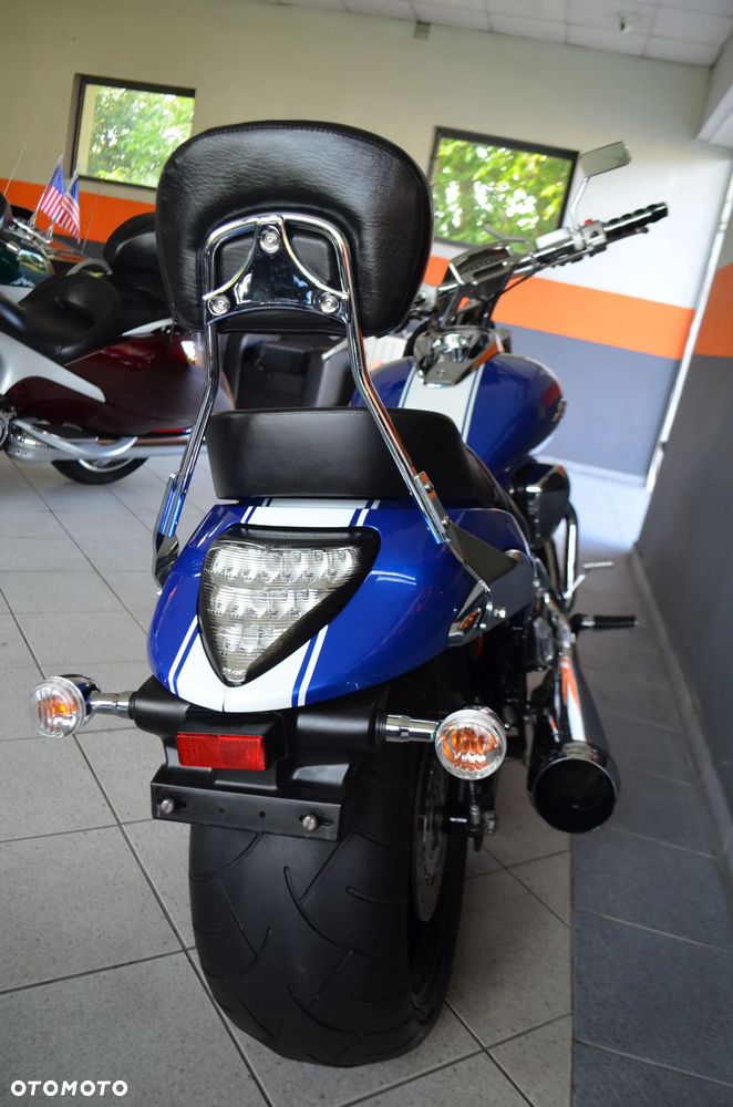 Suzuki Intruder - 17