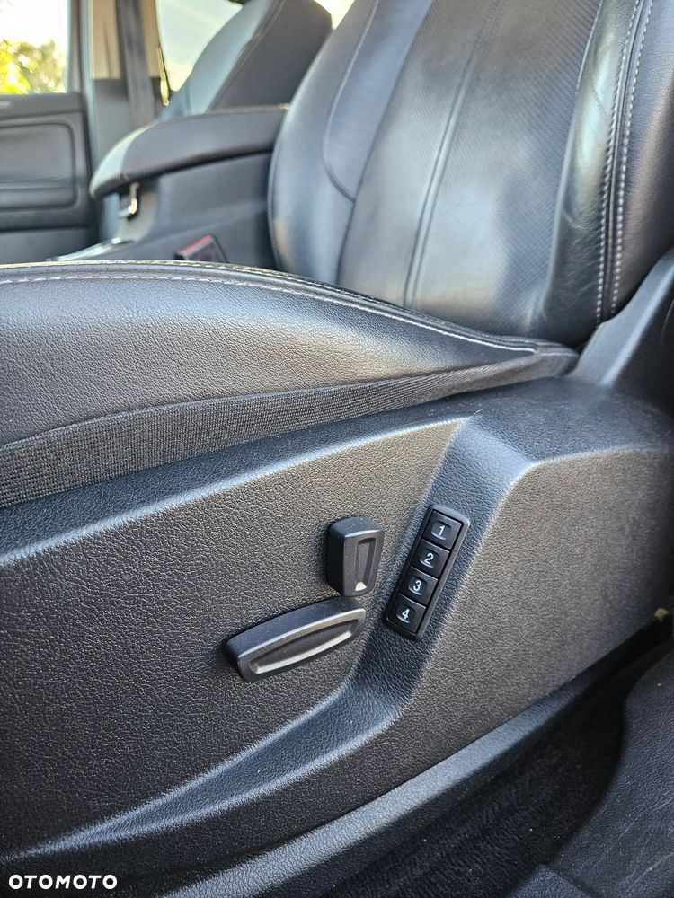 Ford S-Max 2.0 TDCi DPF Titanium - 13