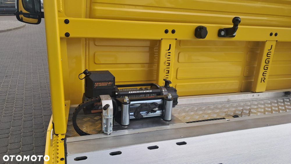 Toyota Proacemax - 11