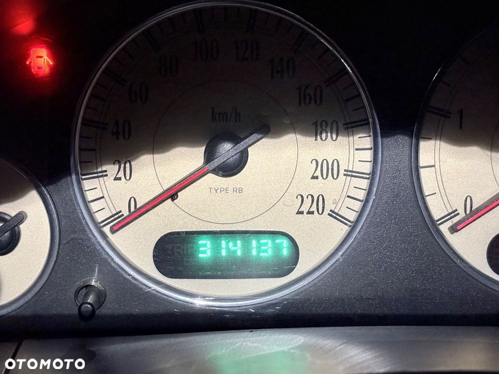 Chrysler Voyager 2.8 LX CRD - 17