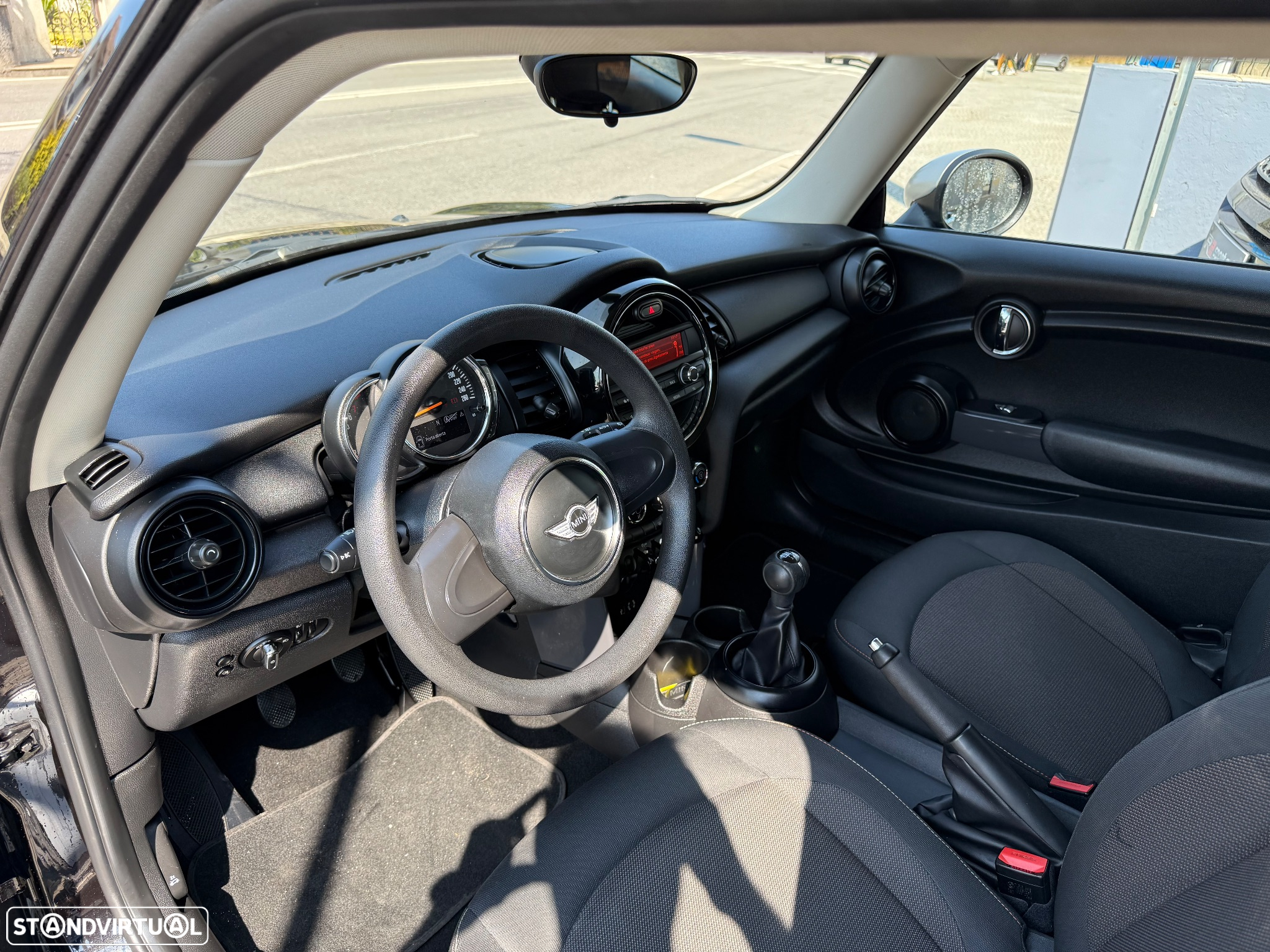 MINI 3 Portas One - 14