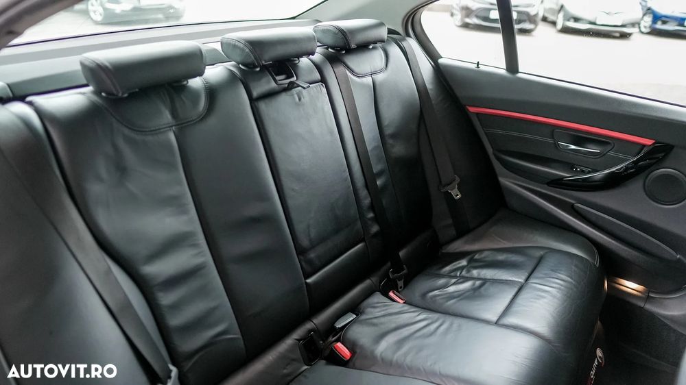 BMW Seria 3 320i Aut. M Sport - 24