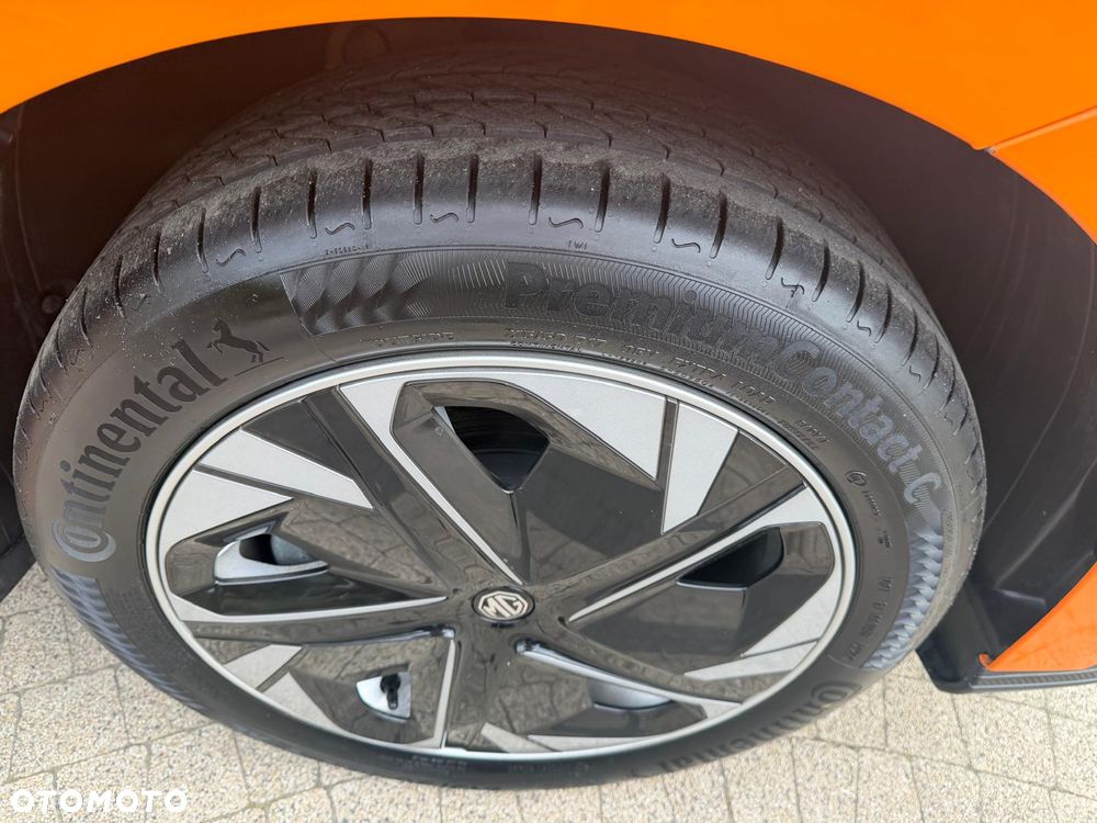 MG 4 Luxury 64 kWh - 18