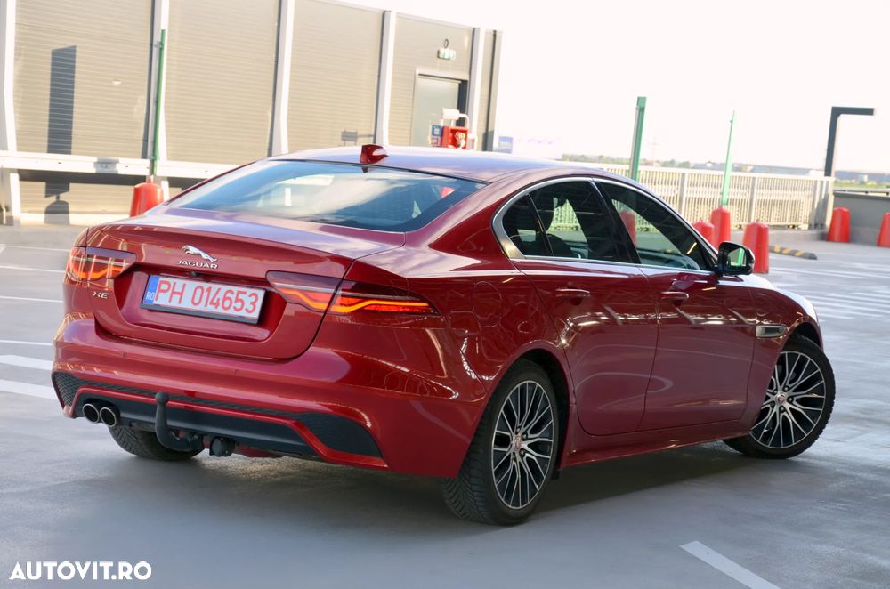 Jaguar XE D200 RWD MHEV R-Dynamic HSE - 11
