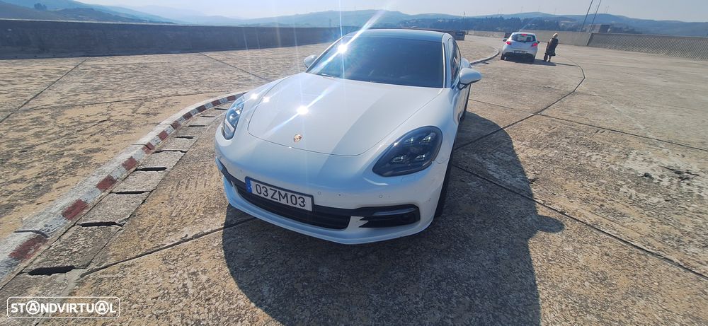 Porsche Panamera Sport Turismo - 1
