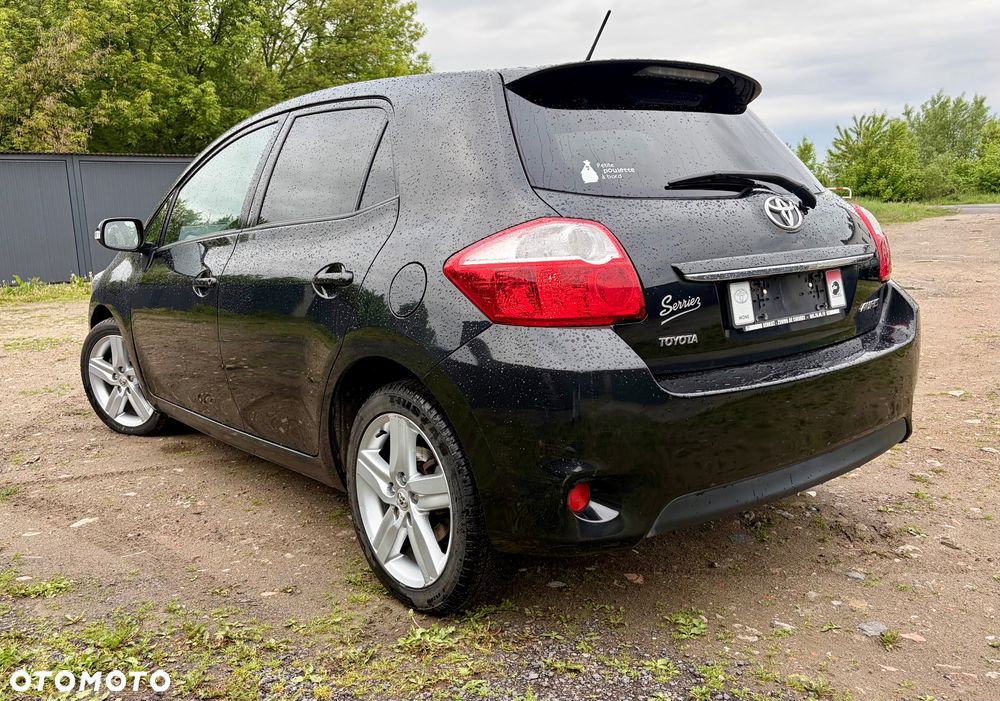 Toyota Auris 1.4 D-4D - 3