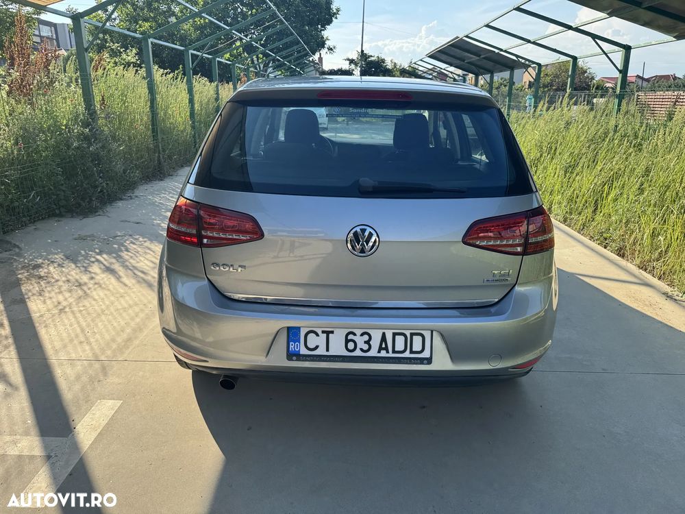 Volkswagen Golf - 5