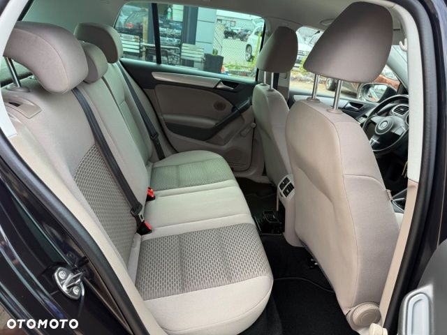 Volkswagen Golf 1.6 TDI DPF BlueMotion - 24