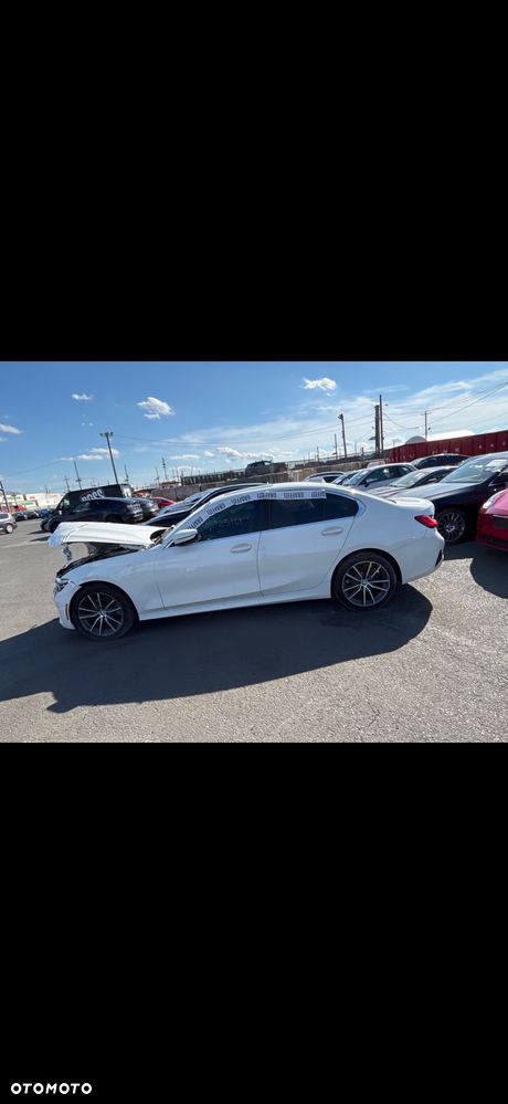 BMW Seria 3 330i xDrive Sport Line - 34