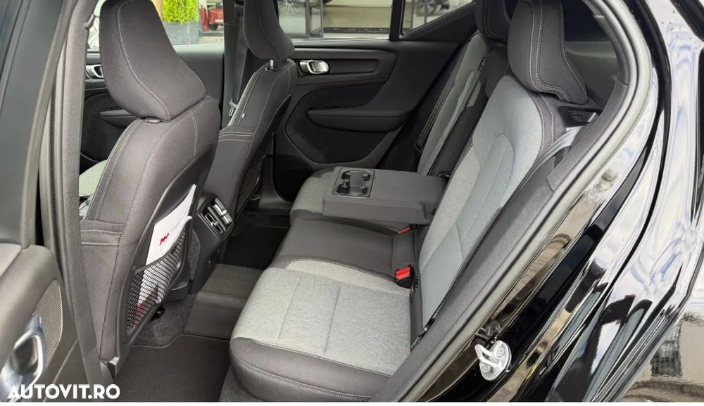 Volvo XC 40 B3 AT FWD MHEV Plus Dark - 8