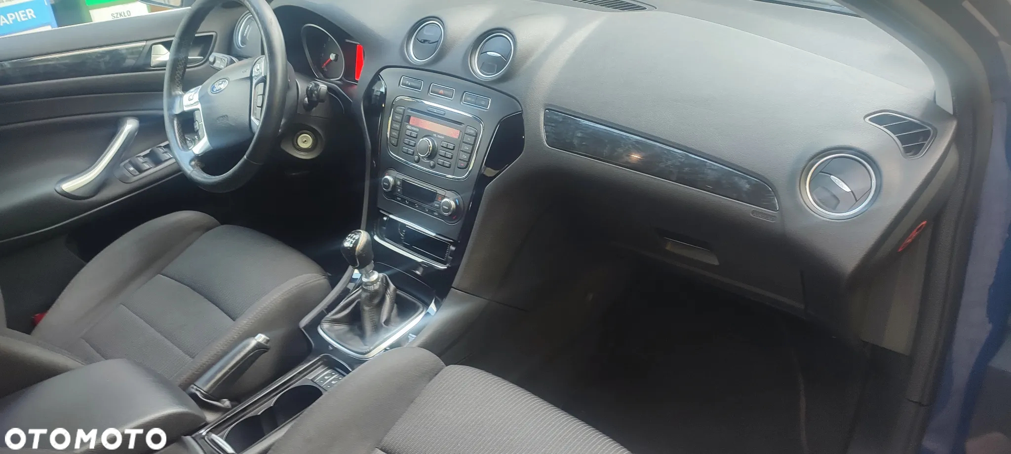 Ford Mondeo 1.6 T Ghia - 10