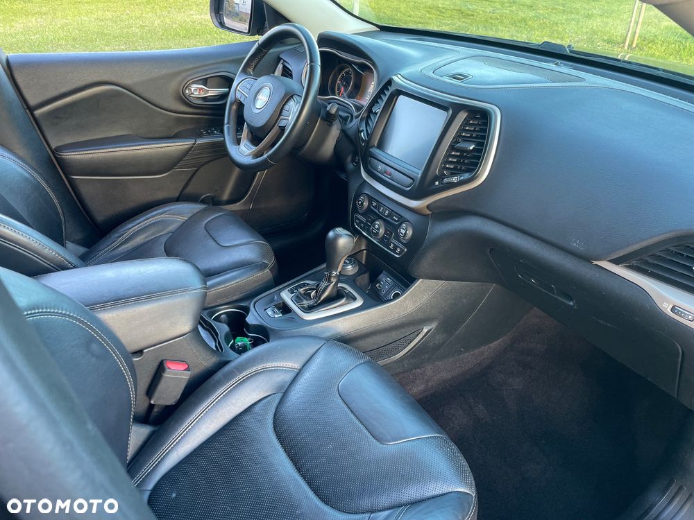 Jeep Cherokee - 9