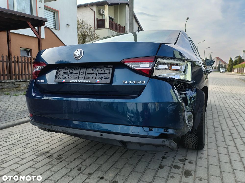 Skoda Superb 2.0 TDI Premium Edition - 10