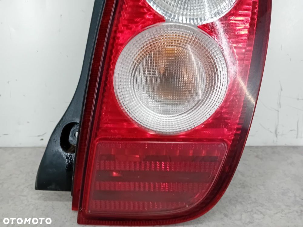 LAMPA TYLNA PRAWA NISSAN MICRA III K12 HATCHBACK 5D - 2