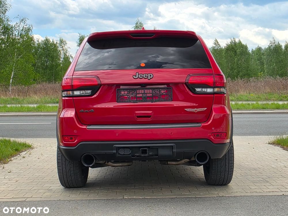 Jeep Grand Cherokee - 12