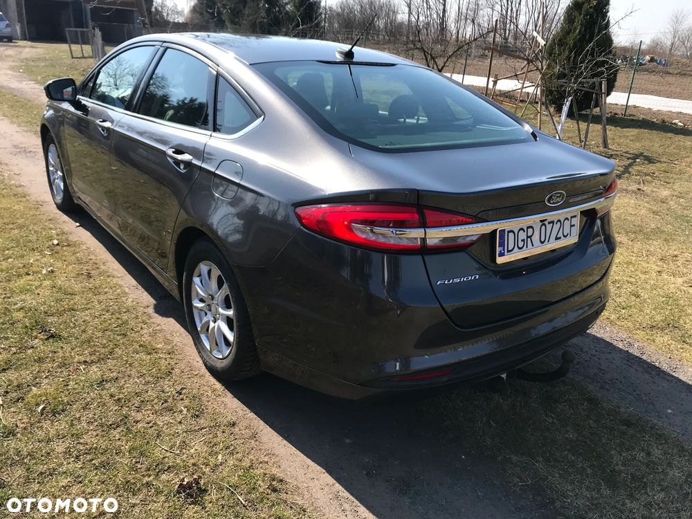 Ford Fusion - 4