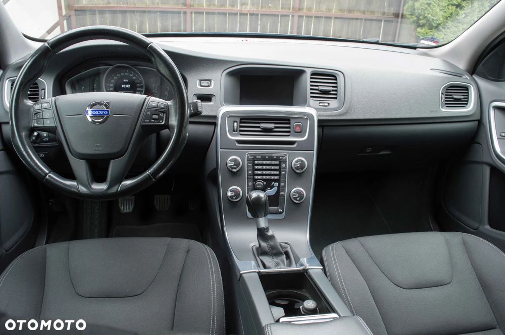 Volvo V60 D4 Business Edition - 17