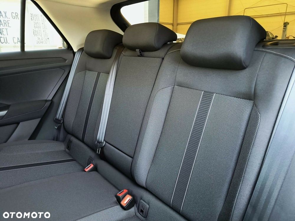 Volkswagen T-Roc - 16