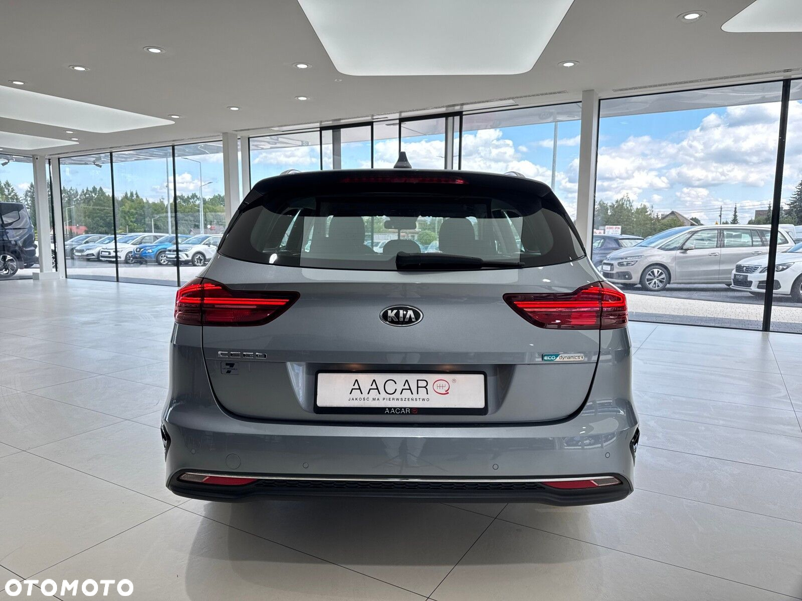 Kia Ceed - 4