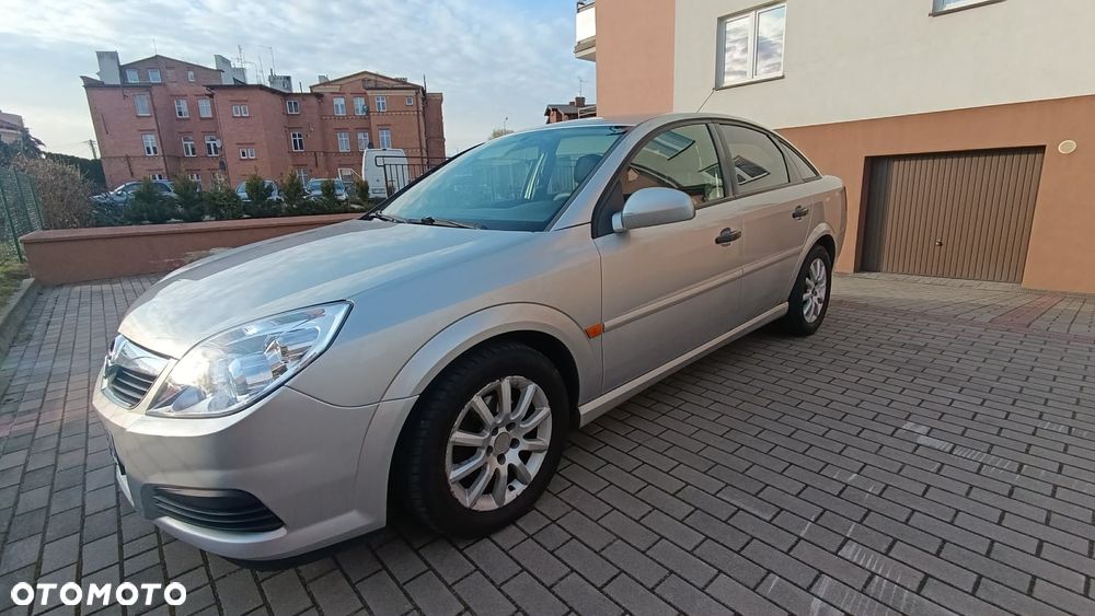Opel Vectra 1.9 CDTI Essentia - 1
