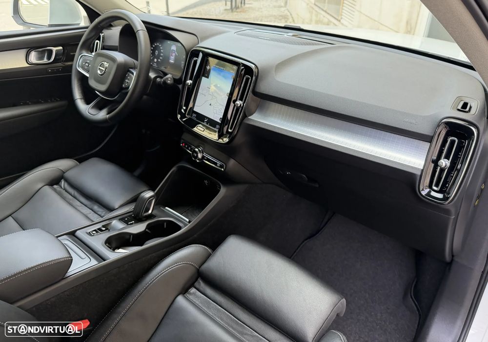 Volvo XC 40 2.0 T5 Momentum - 25