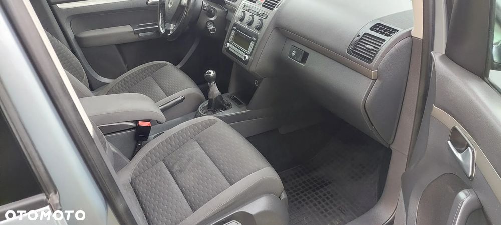 Volkswagen Touran 1.9 TDI Highline - 12
