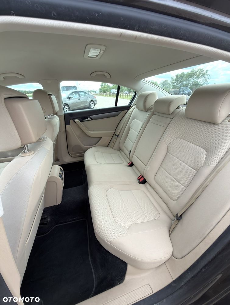 Volkswagen Passat 2.0 TDI Comfortline - 9
