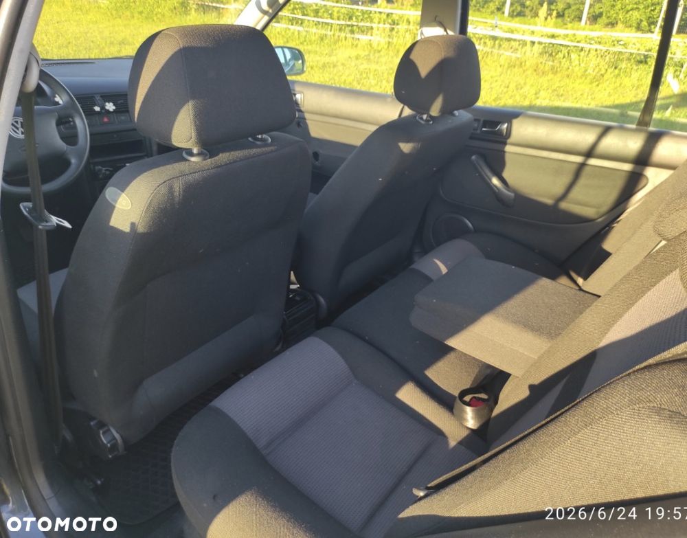 Volkswagen Golf 1.6 Basis - 6