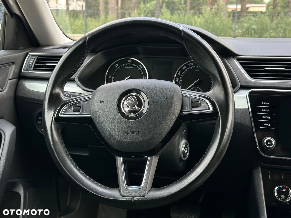 Skoda Superb 2.0 TDI Ambition DSG7 - 9