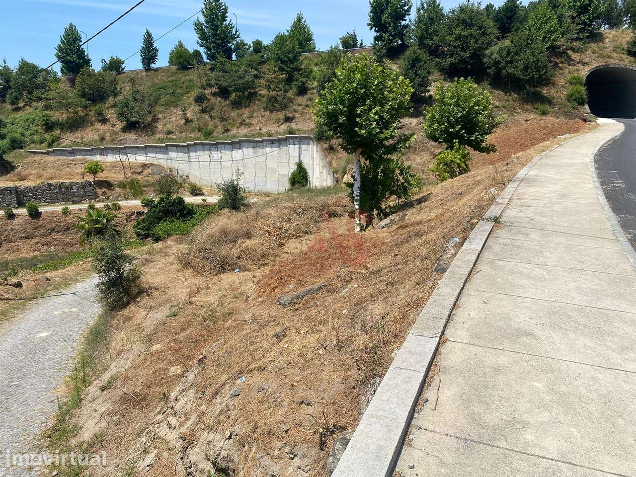 Terreno de construção com 816 m² em Silvares, Lousada - Grande imagem: 2/4